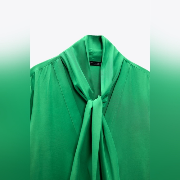 Zara blouse with tied bow - Picture 3 of 5